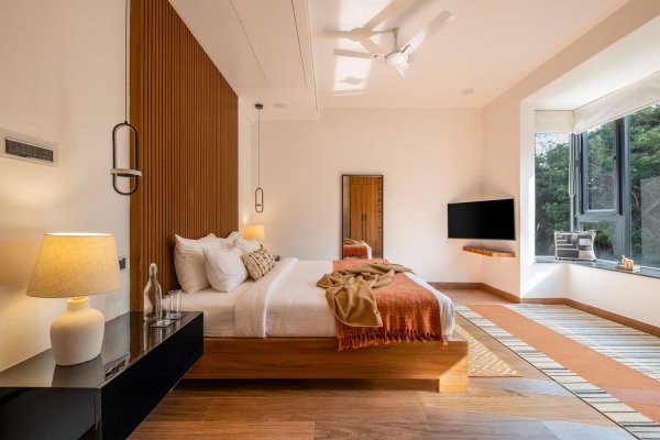 Image Title Goes Here